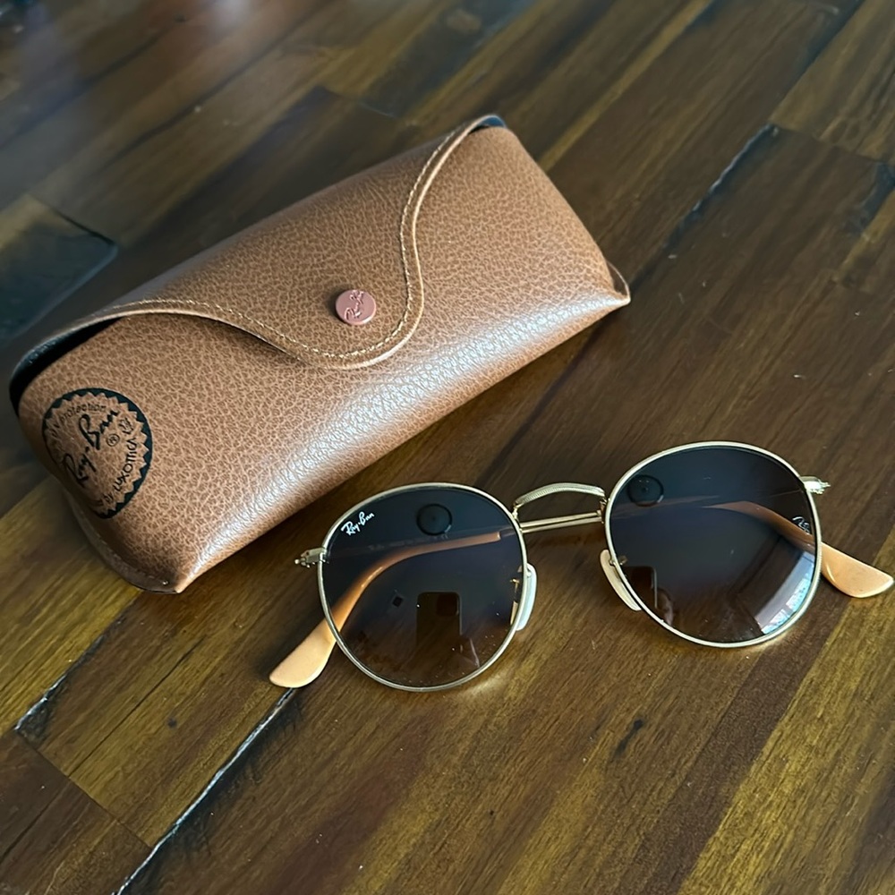 Ray-Ban Round Sunglasses